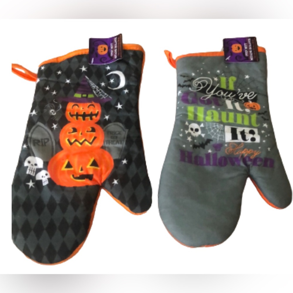 BUNDLE 2 HALLOWEEN OVEN MITTS • NWT